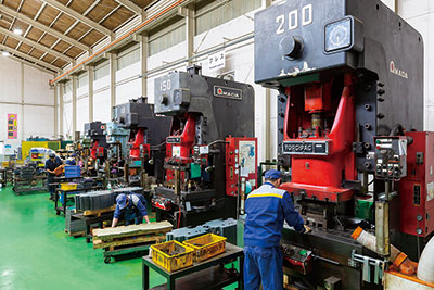 ファインブランキング加工風景01